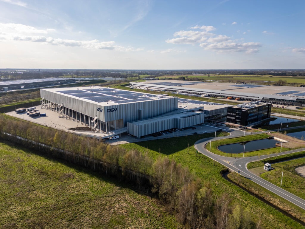 Distributiecentrum met ADR-opslag voor DSV in Venlo